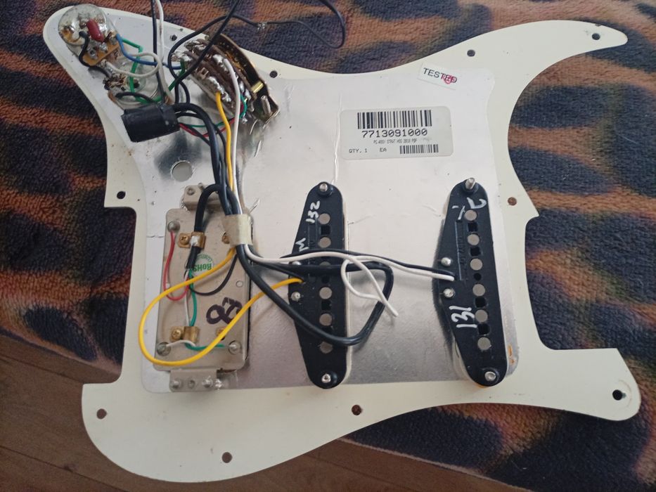 Fender stratocaster original pickguard alnico 5