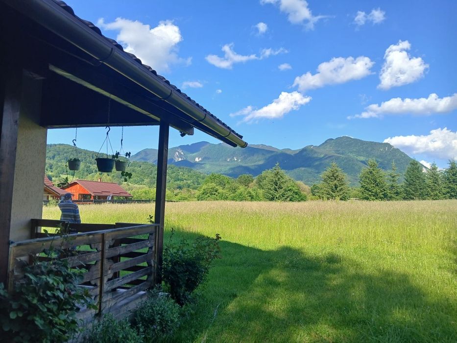 Vând teren zona cheile Râșnoavei