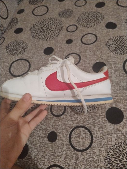 Adidași Nike (nu adidas)