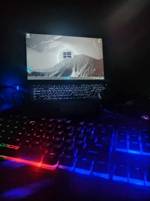 Laptop Dell Gaming i5 / 16GB RAM / SSD + Accesorii / 200 FPS CS:GO
