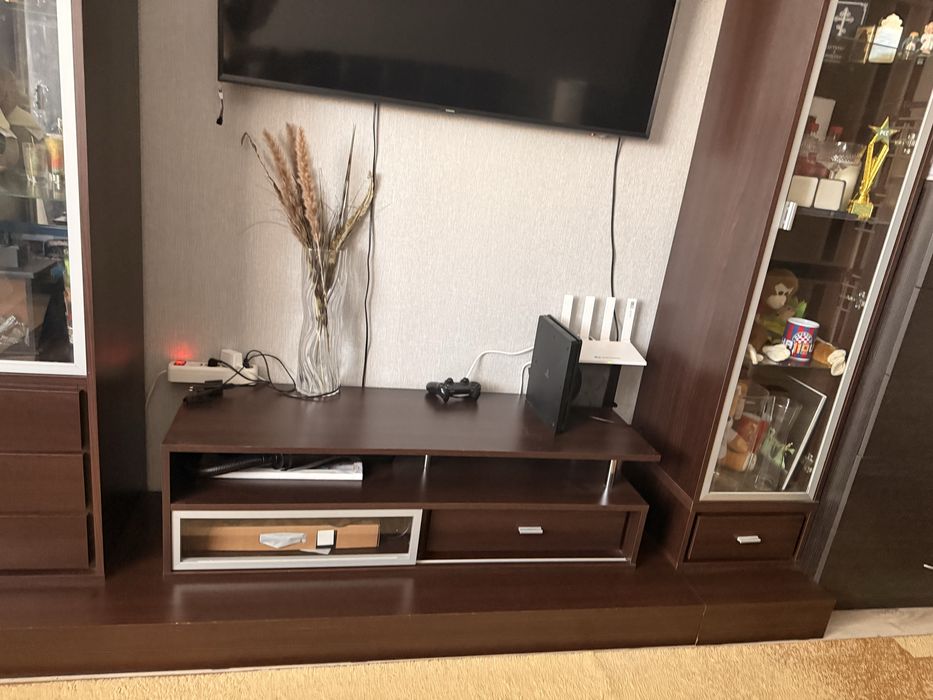 Продам стенку под Тв