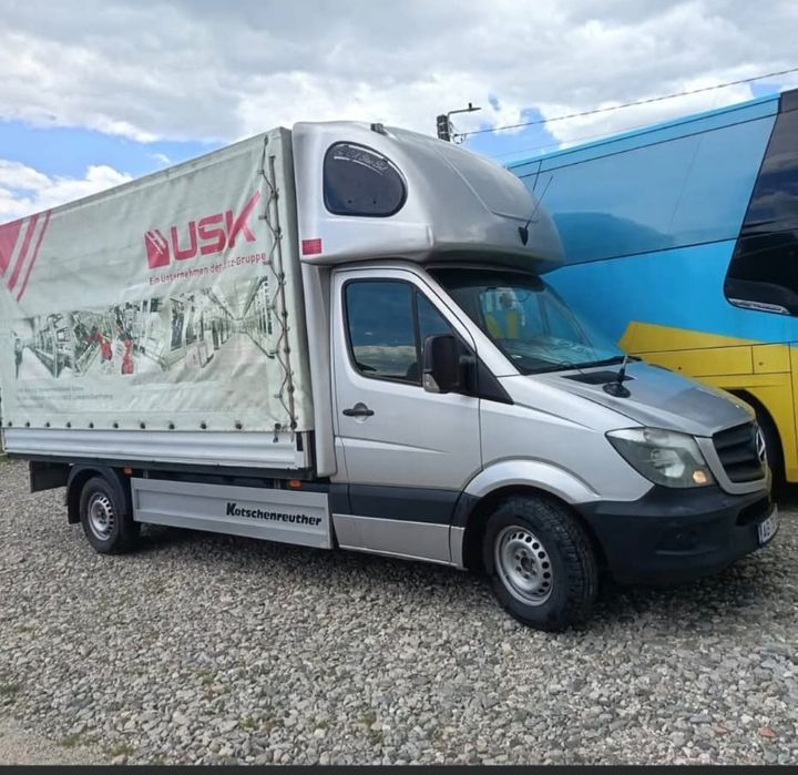 Vând Mercedes-Sprinter