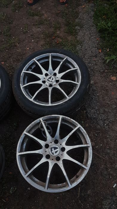 Se vinde jante pe 225/45/17