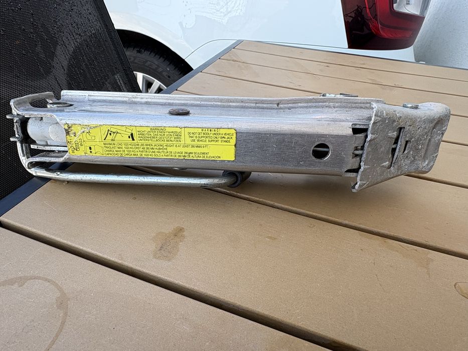 Vand cric original Audi A4