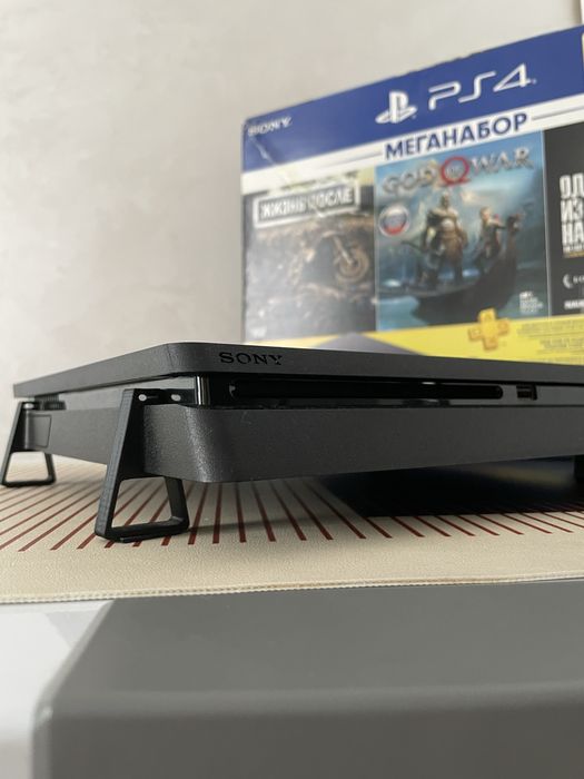 Игровая приставка Sony PlayStation 4 Slim