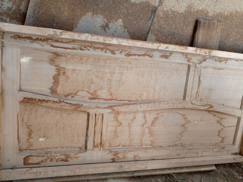 Taxtadan eshik romlar