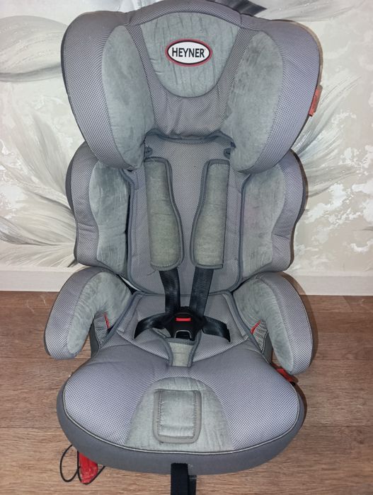 Продам детское автокресло  Heyner
