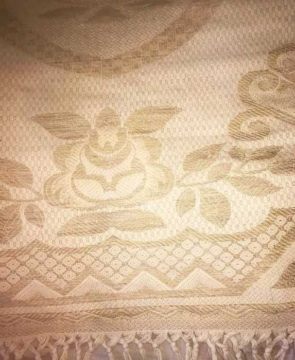 Cuvertura tesuta manual din bumbac si matase naturala