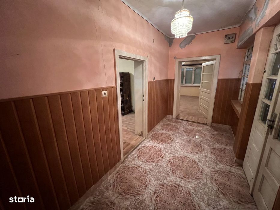 Casa cu 3 camere si teren 3.200 mp | Central Mediesu Aurit