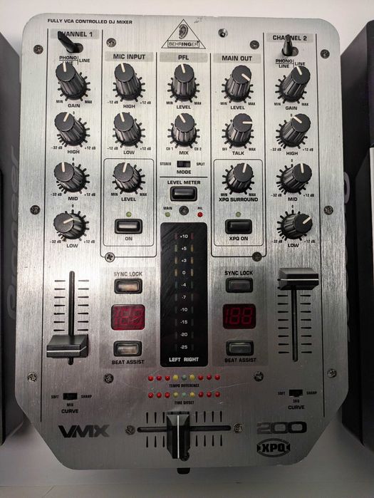 DJ сет 2x плеъра Pioneer CDJ-400 + миксер Behringer VMX 200 + куфар