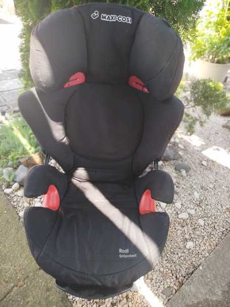 Детското столче за кола Maxi-Cosi Rodi AirProtect