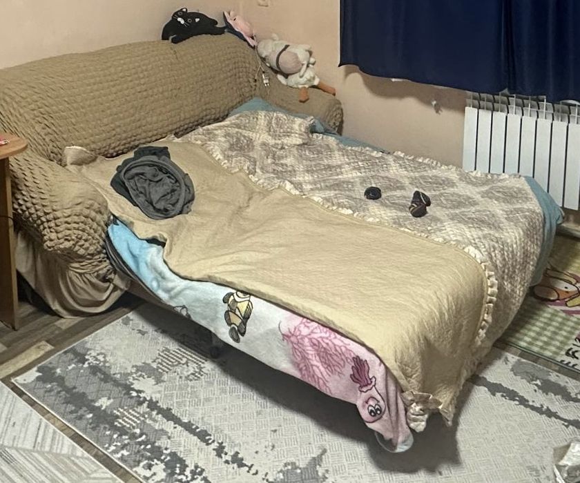 Диван отдам за шоколадку