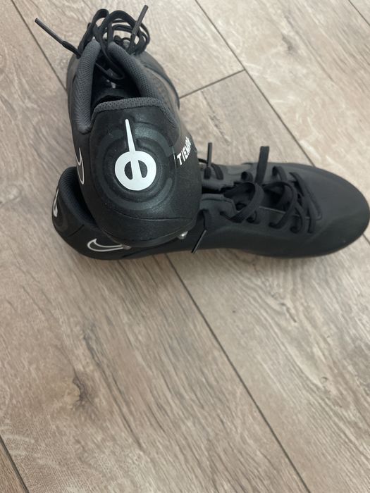 Чисто нови бутонки Nike Tiempo