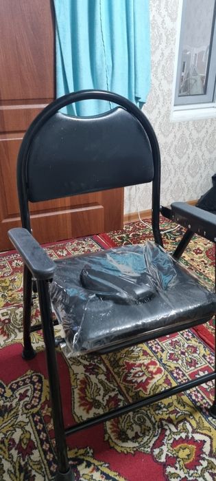 Кресло стул с санитарным оснащением