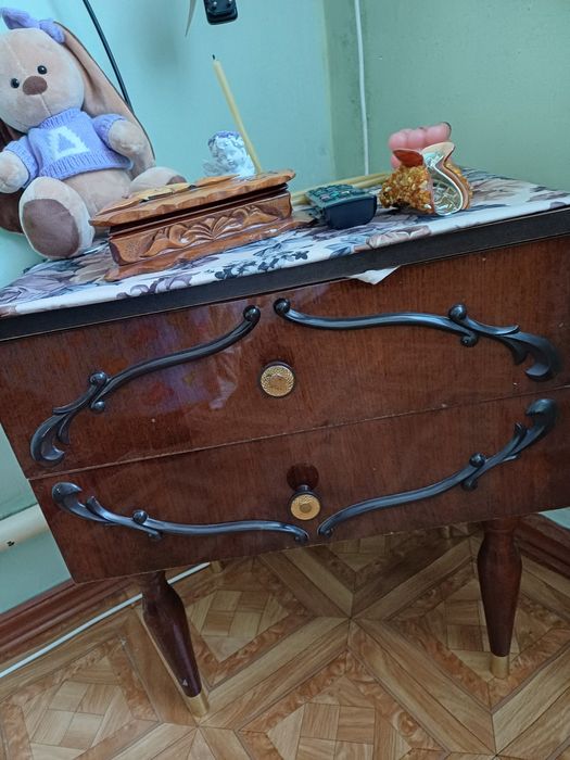 Прикроватные тумбочки