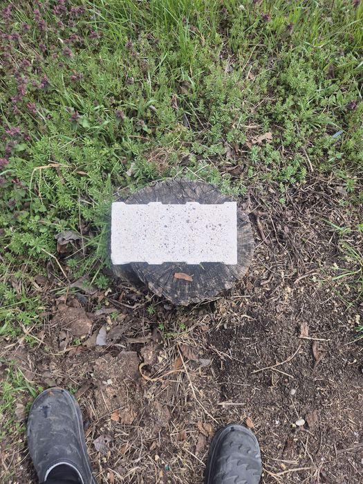 Продавам огнеупорни тухли.