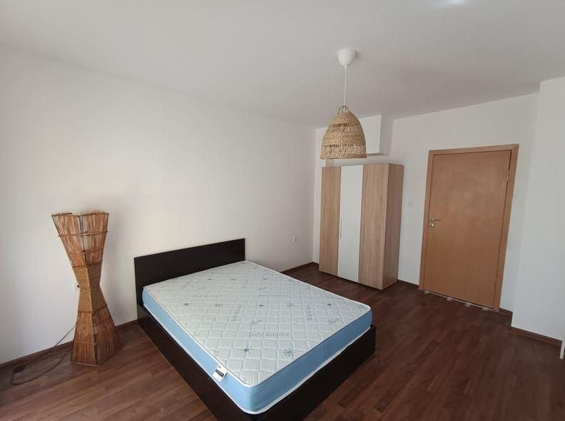 Дава се под наем Тристаен апартамент в Варна, Колхозен пазар - 90 кв.м за 500 € - Снимка #3