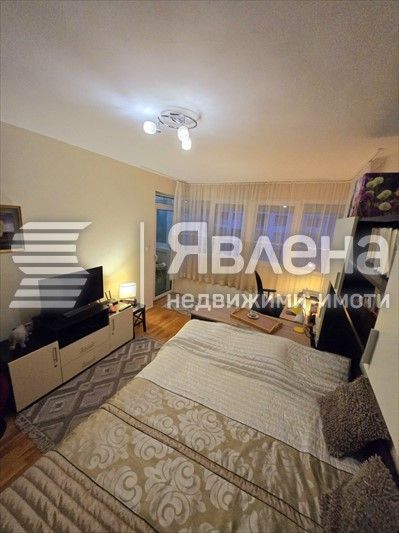 Явлена предлага за продажба един прекрасен, просто