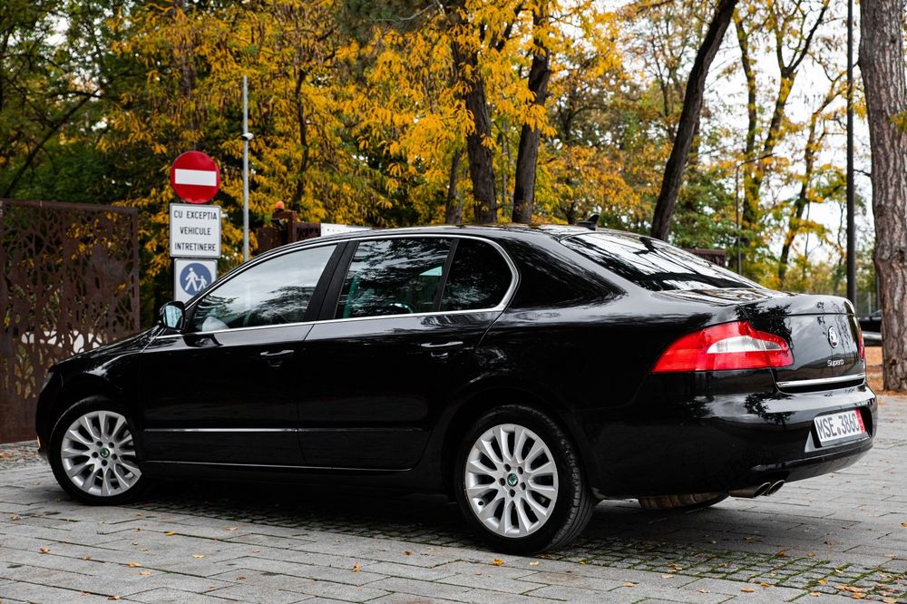SKODA Superb 2012 — imagine 4