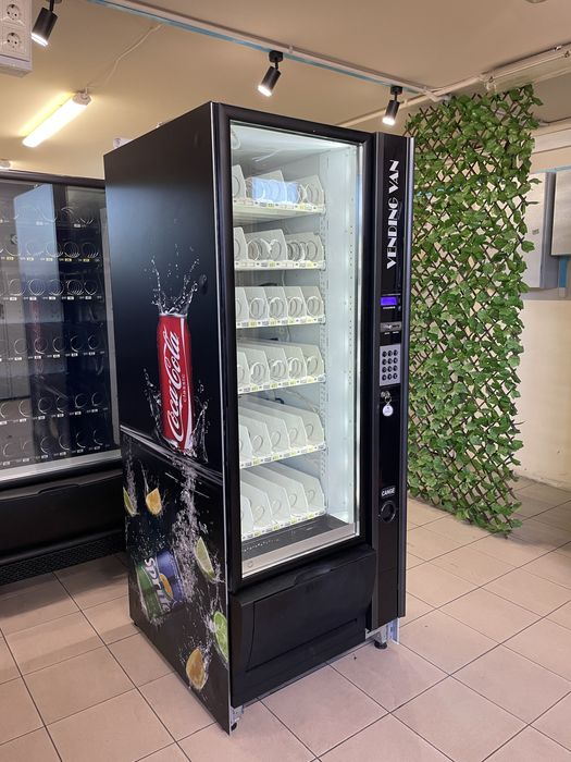 Хладилна машина/ Снаки Макс / Храни и напитки/ Вендинг автомат/