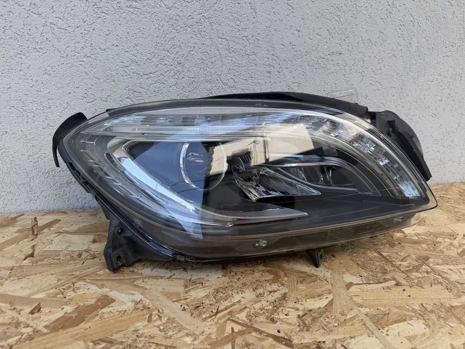 Far dreapta Mercesss ML W166  Xenon + LED ILS Original Europa