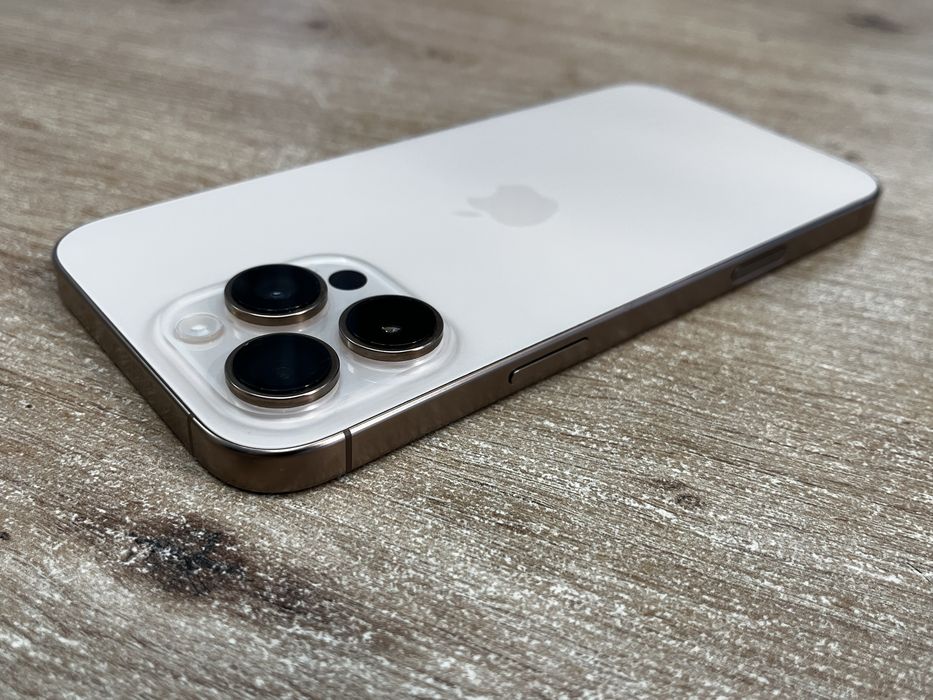 iPhone 16 Pro Max 256GB 100% Бат. 70 Цикъла