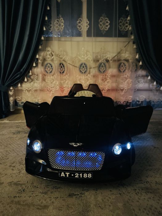 Продам машину на акуммуляторе