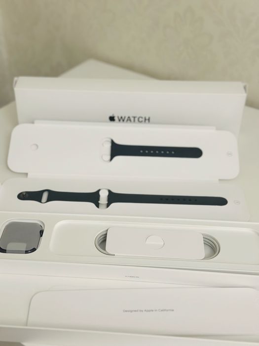 Часы Apple Watch SE 44mm (1st generation)