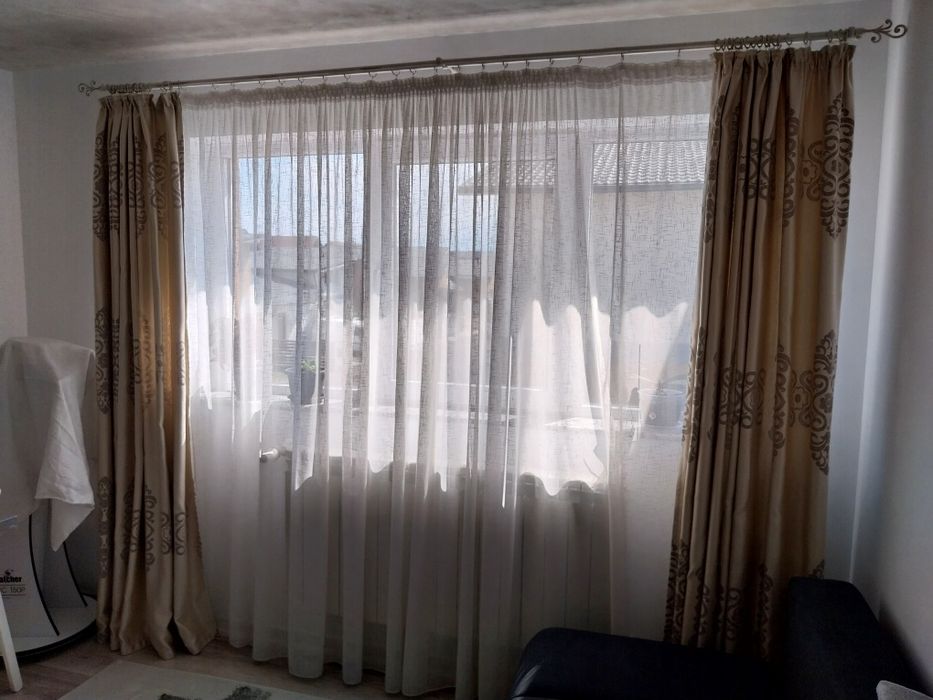 Set complet draperii brodate, perdea și galerie dublă metalică