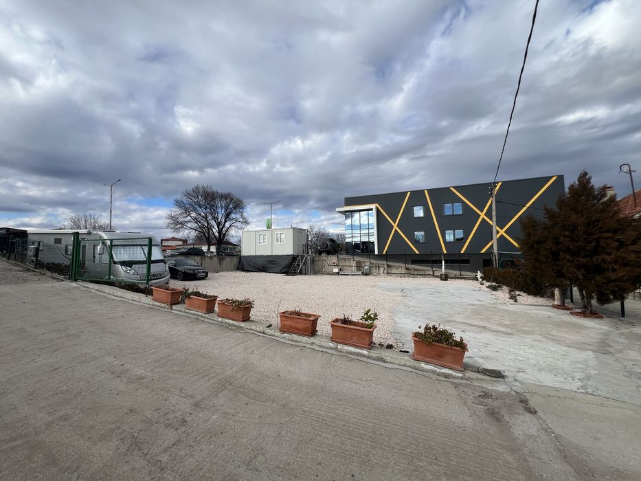 Дава се под наем Гараж / Паркомясто в Хасково, Промишлена зона - Изток - 1000 кв.м за 280.5 € - Снимка #3