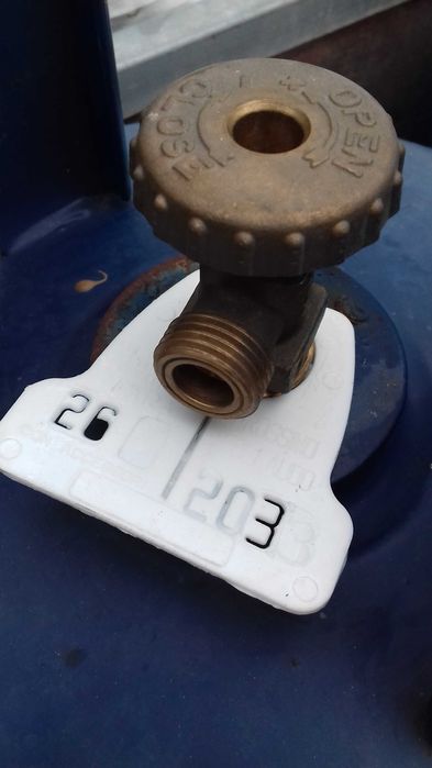 Туристически битови газови бутилки 60 L 25 kg сертификат стикер до2033