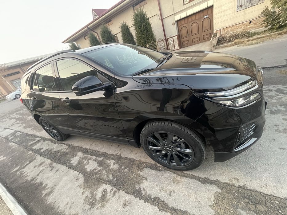 Equinox 2022/2023 qora