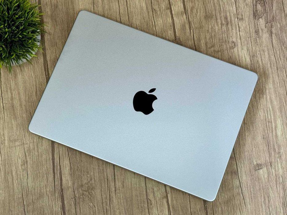 как новый MacBook Pro 14 M5 / 16Gb / 512Gb Silver