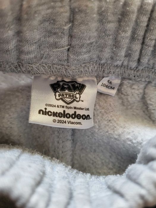 Комплект панталони и блузи 4 г