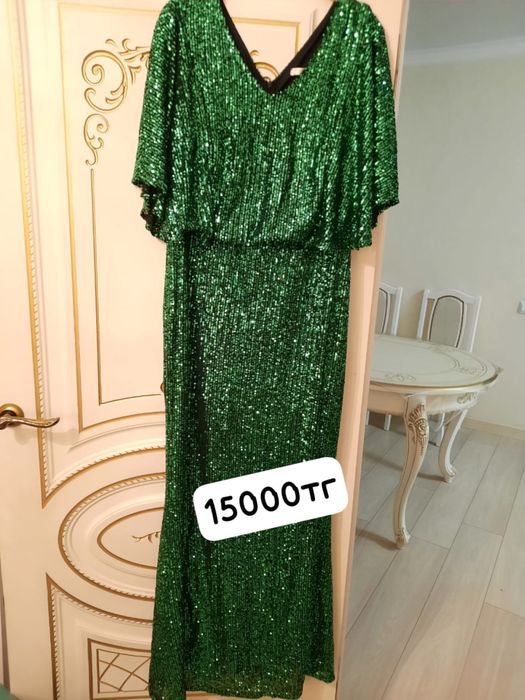 Продам женские платья 50-52 размер