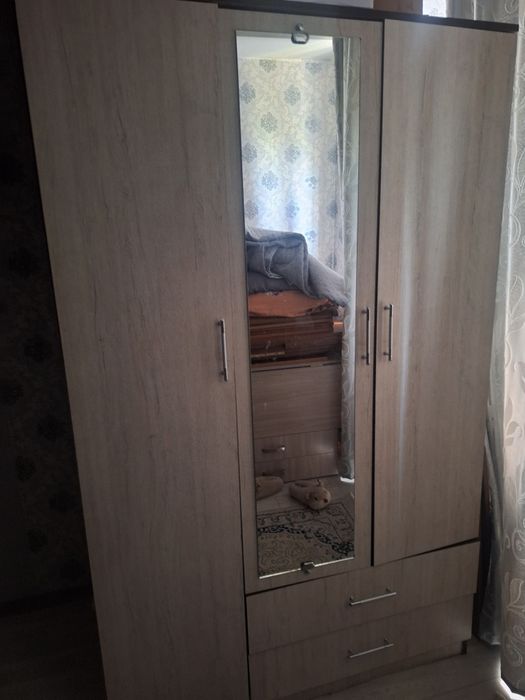 Шкаф  с зеркалом