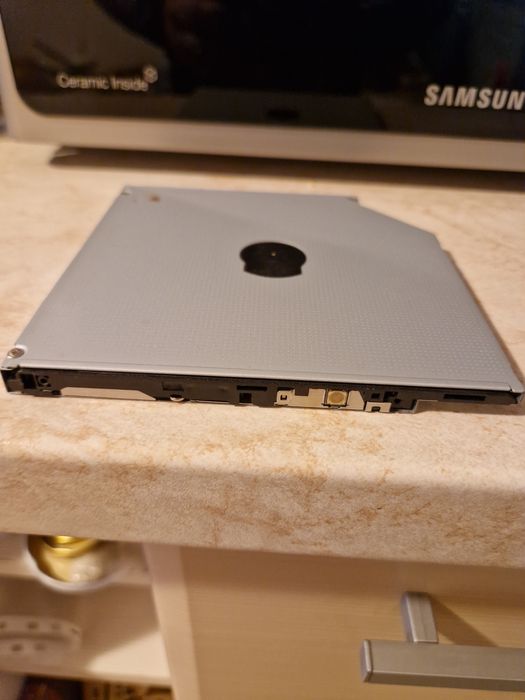 CD ROM luat de pe laptop ASUS