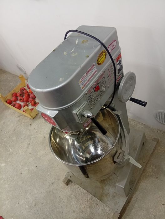 Mikser 30 litr holati yengi