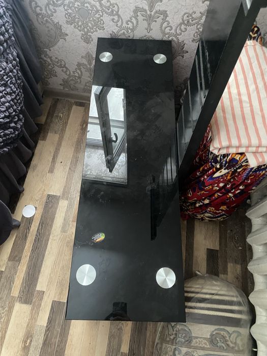 Televizor uchun (TV tumba) yaxshi xolatda