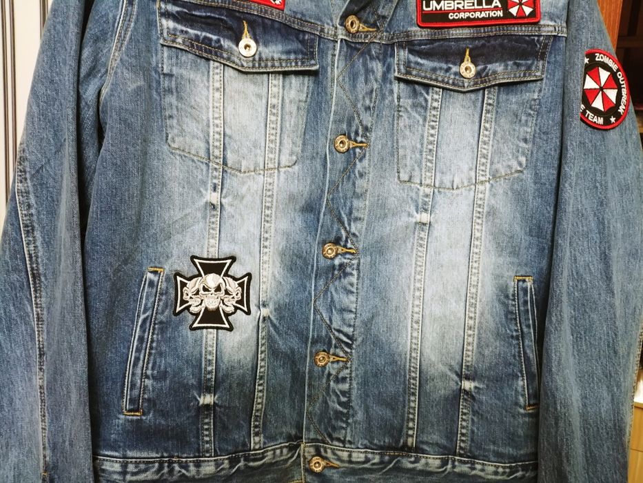 Продаю мужскую джинсовую куртку