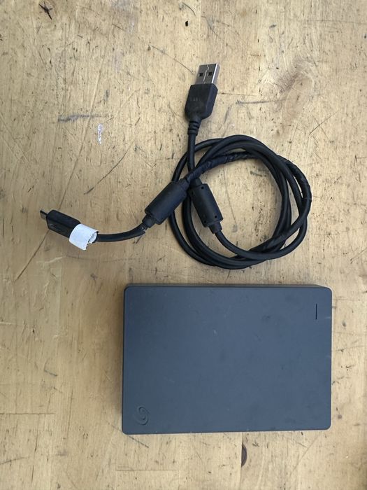 Hdd portabil 500gb de culoare negru