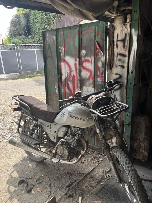 Продам китаица 250куб мотор от эндуро 06