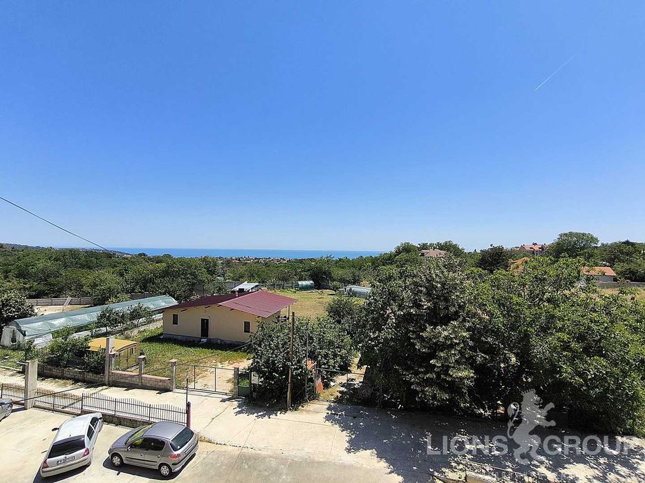 Дава се под наем Тристаен апартамент в Варна, м-т Траката - 98 кв.м за 129990 € - Снимка #12