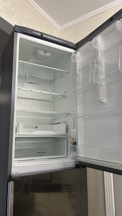 Холодильник Ariston б/у