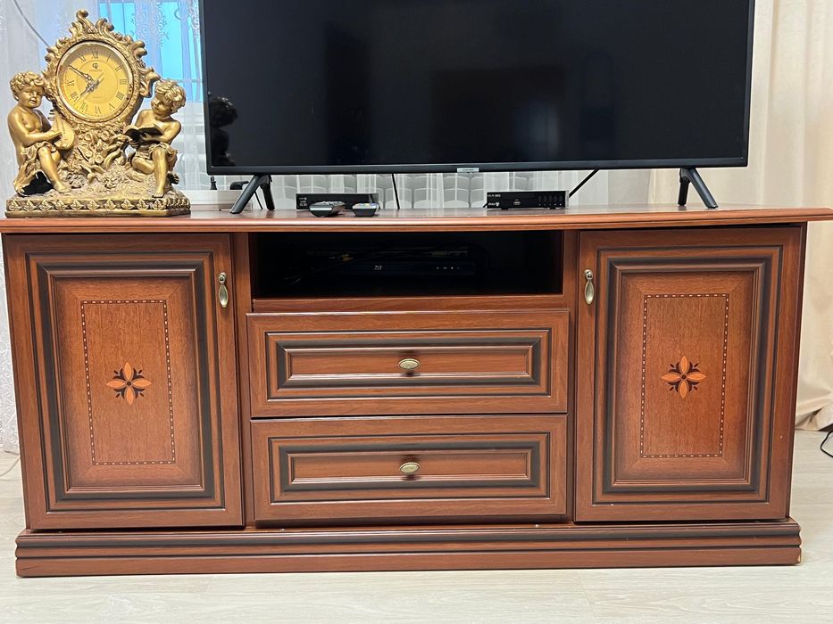 Шкаф под телевизор