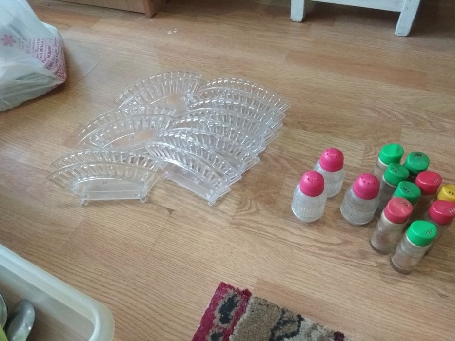 Продам салфетницу, перечницу, солянку