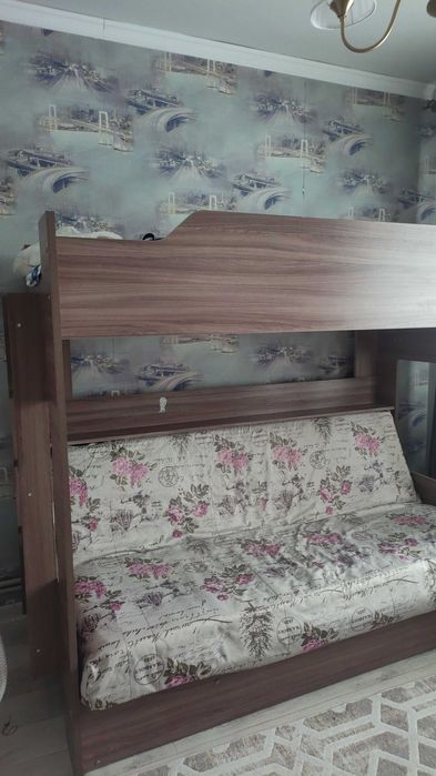 Кровать двухъярусная