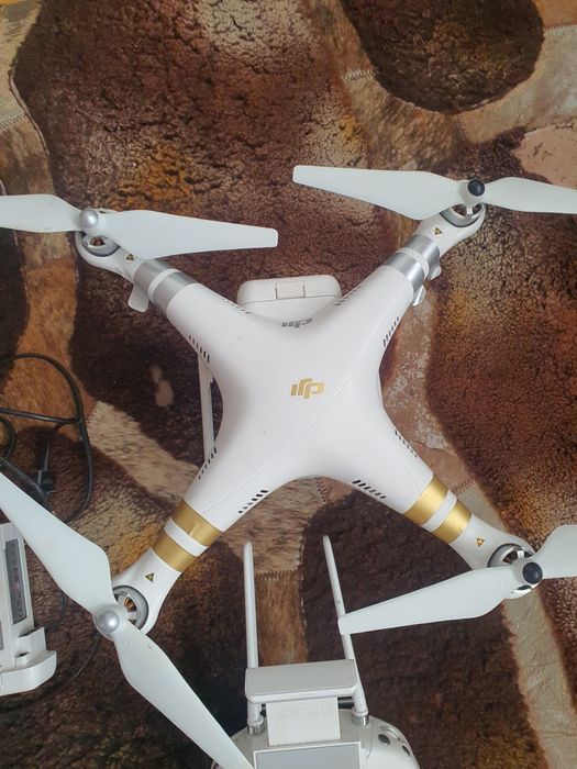 Квадрокоптор продам