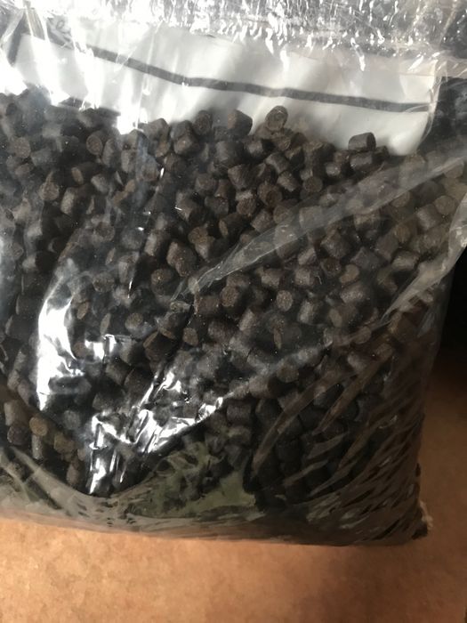 Pelete Black Halibut &Squid  6 mm