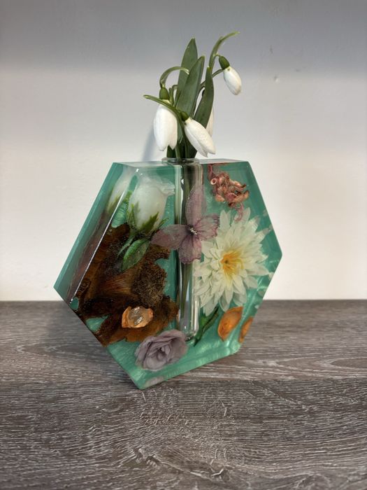 Вазичка от епоксидна смола